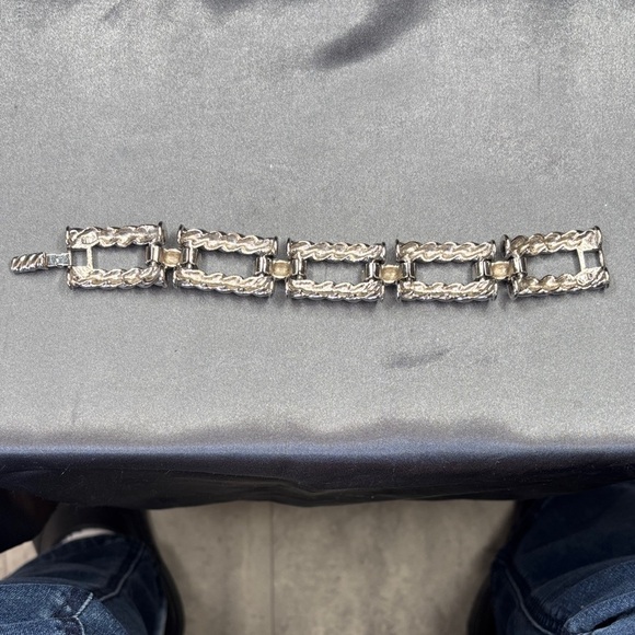 Elegant Silver Bracelet - Picture 3 of 4